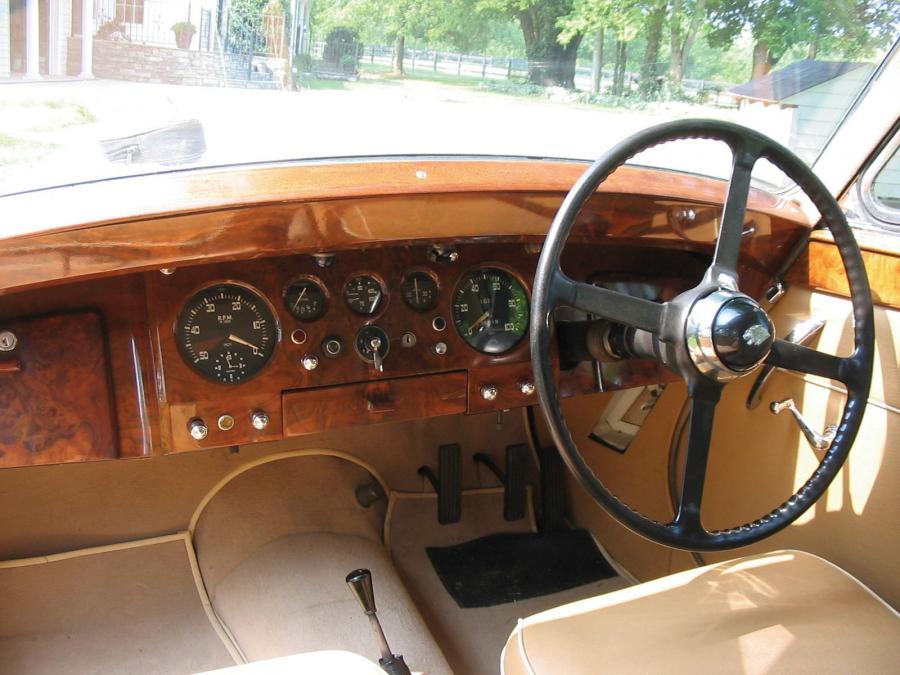  Jaguar Mk V Landaulette 1950 года  (фото 24 из 36)